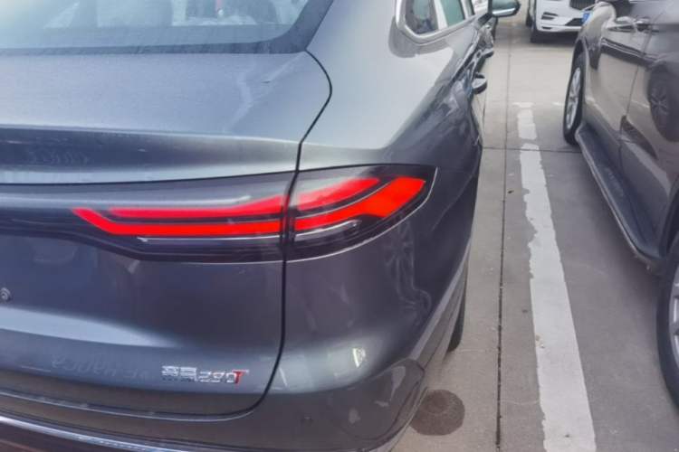 Used Geely Auto Emgrand 2026 Model 5th Generation 1.5T DCT Prestige Edition Right Rear Taillight