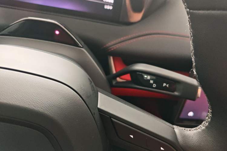 Used Xiaomi Auto SU7 2024 Four-Wheel Drive Ultra-Long Range Advanced Intelligent Driving Max Edition
