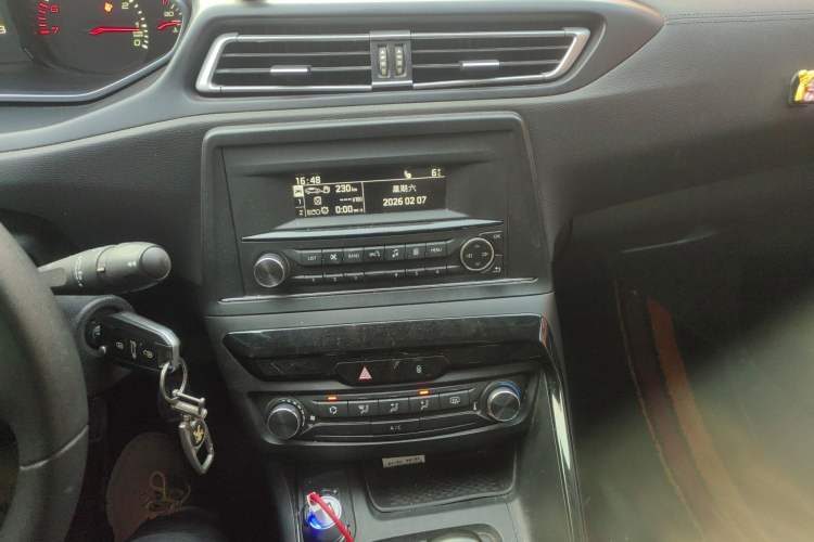 Used Peugeot 308 2016 1.6L Manual Fashion Edition Audio And AC Panel