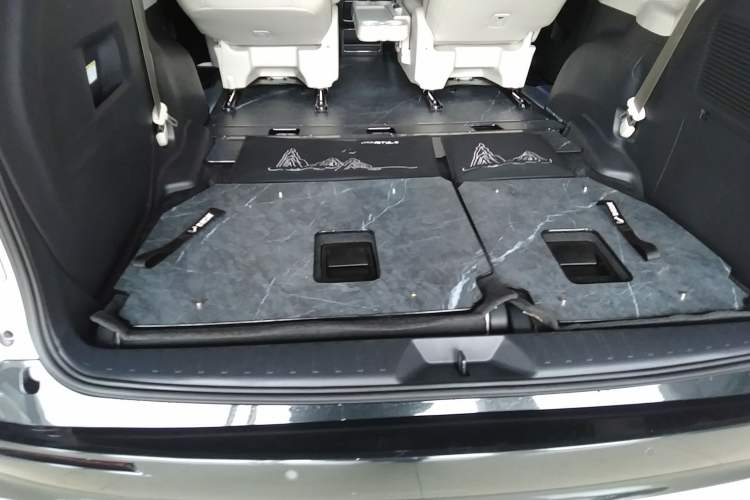 Used Toyota SIENNA 2024 2.5L Hybrid Four-Wheel Drive Prestige Edition