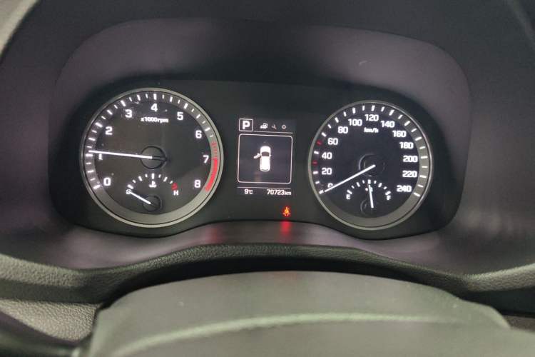 Used Hyundai Tucson 2015 2.0L Automatic Two-Wheel Drive Smart Version