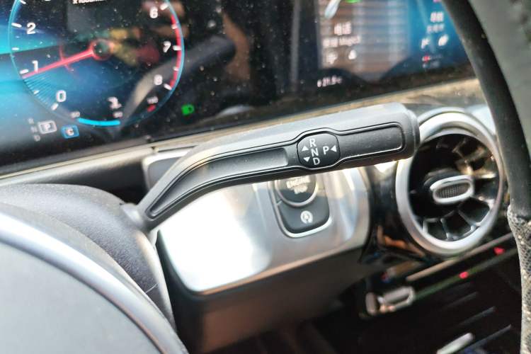 Used Mercedes-Benz GLB 2022 Second Facelift GLB 200 Dynamic Edition Gear Lever