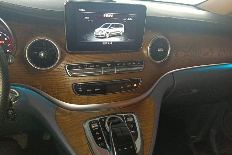 Used Mercedes-Benz V-Class 2018 V 260 L Prestige Extended Version China VI