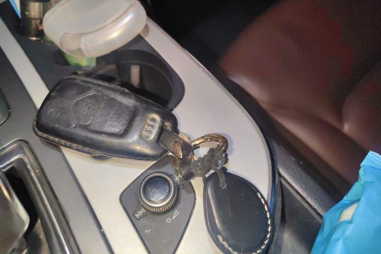 Used Audi Q7 2019 45 TFSI Comfort Model Vehicle Key