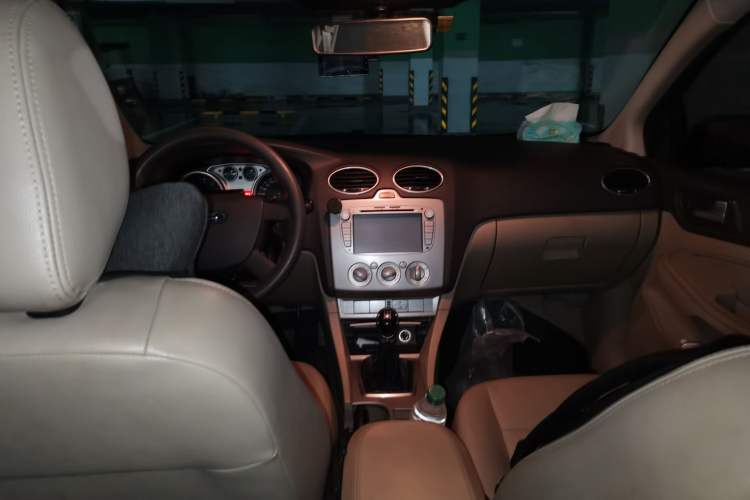 Used Ford Focus 2011 Sedan 1.8L Manual Comfort Model
