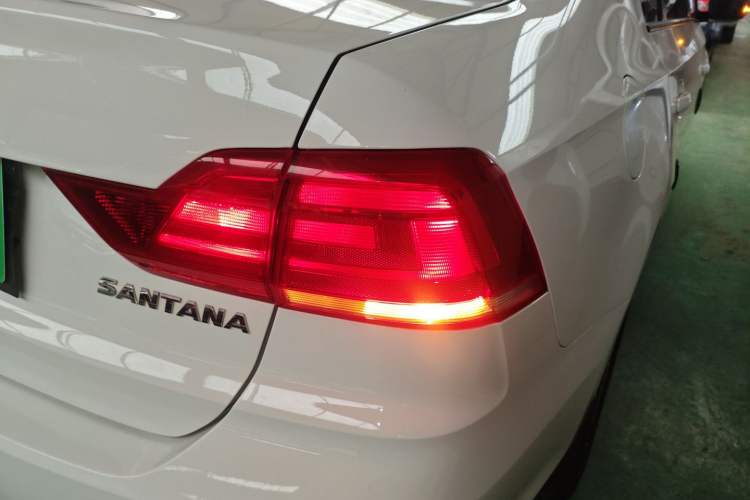 Used Volkswagen Santana 2018 1.5L Automatic Fashion Edition Right Rear Taillight