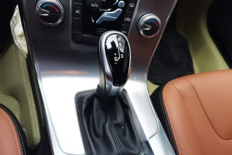 Used Volvo S60 2017 S60L T3 Smart Upgrade Edition Gear Lever