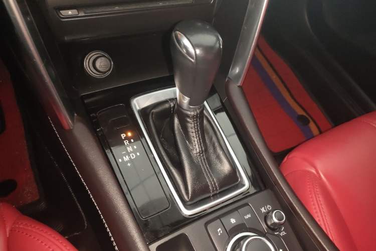 Used Mazda CX-4 2018 2.0L Automatic Two-Wheel Drive Blue Sky Premium Upgrade Version China V Standard Gear Lever