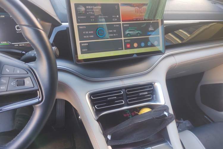 Used BYD Song PLUS New Energy 2023 Champion Edition DM-i 110KM Flagship Model
