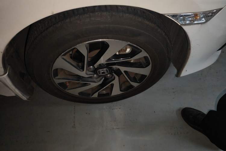 Used Honda Civic 2016 220TURBO CVT Luxury Edition Right Front Wheel Hub