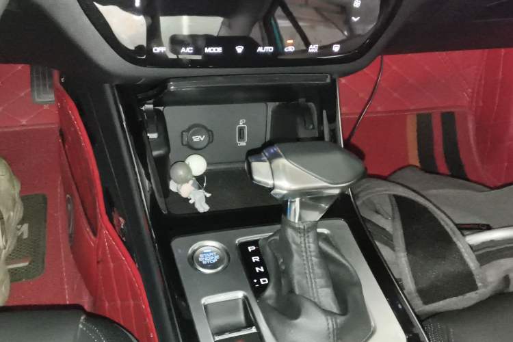 Used Dongfeng Aeolus Yixuan 2020 230T Automatic Advanced Edition Gear Lever