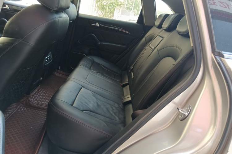 Used Zotye T600 2016 Sport Edition 2.0T DCT Prestige Model Left Rear Seat