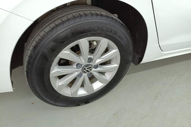 Used Volkswagen Bora 2021 1.5L Manual Fashion Smart Connect Edition Right Rear Wheel Hub