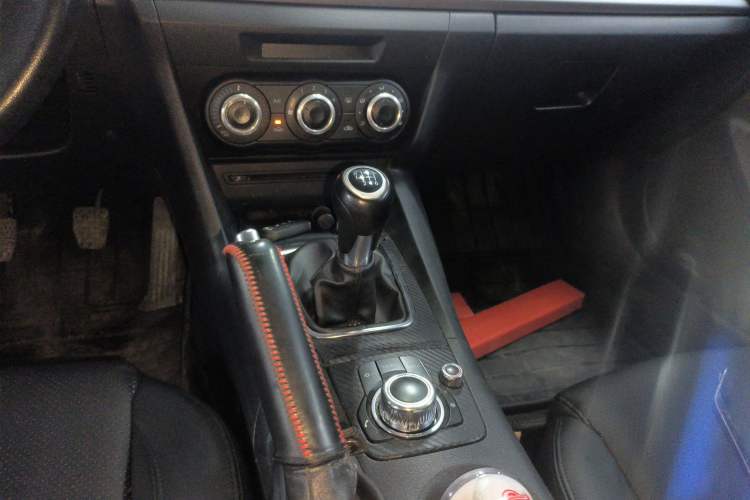 Used Mazda Mazda 3 Axela 2016 Sedan 1.5L Manual Comfort Model
