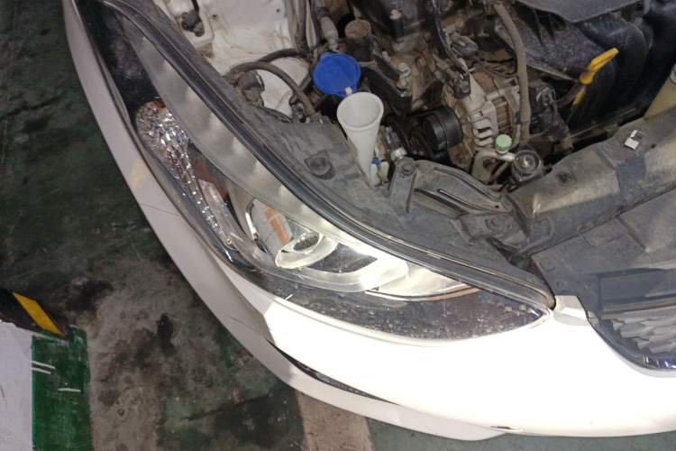 Used Hyundai Elantra (5th Generation / Langdong) 2016 1.6L Automatic Prestige Model Right Front Headlight