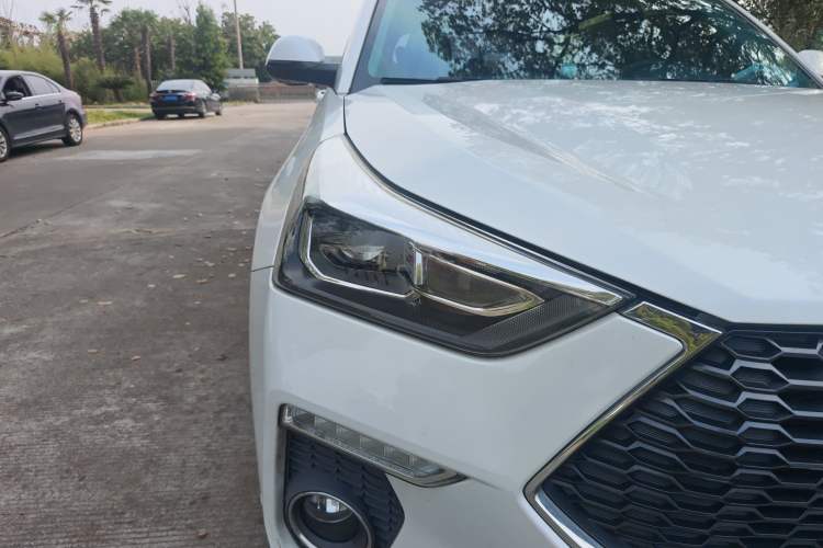 Used Haval H6 Coupe 2018 Red-Label 1.5T Automatic Two-Wheel Drive Ultra-Luxury Model Right Front Headlight