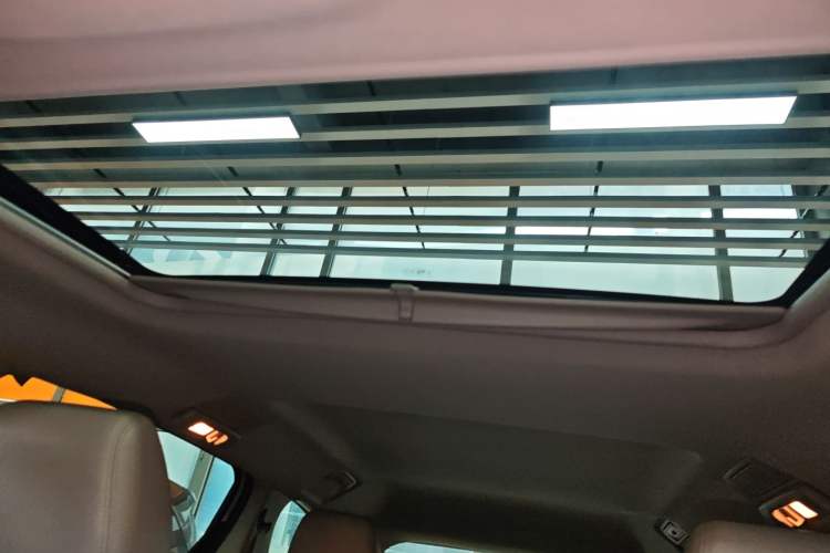 Used Buick GL8 2018 28T Luxury Model China VI Standard