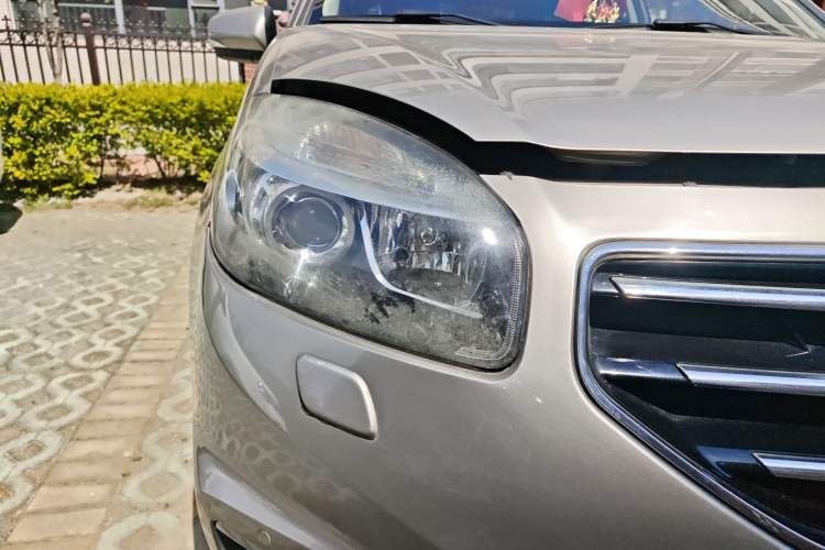 Used Renault Koleos 2012 2.5L Two-Wheel Drive Comfort Edition with Navigation