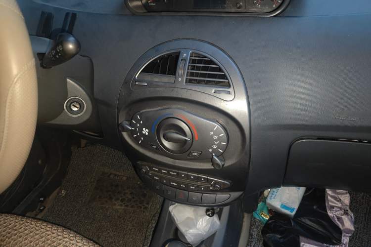 Used Chery X1 2011 1.3L AMT Luxury Model Audio And AC Panel