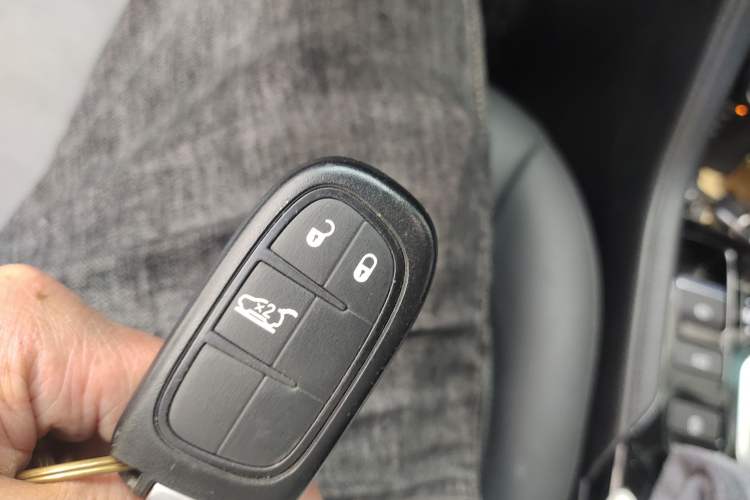 Used Jeep Grand Commander 2018 2.0T Four-Wheel Drive Enjoyment Version China V
