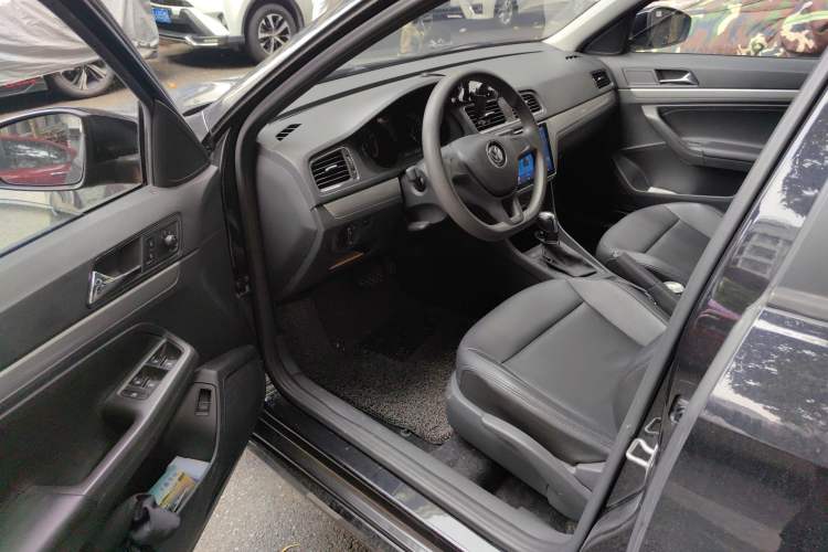 Used Volkswagen Lavida 2017 1.6L Automatic Fashion Edition
