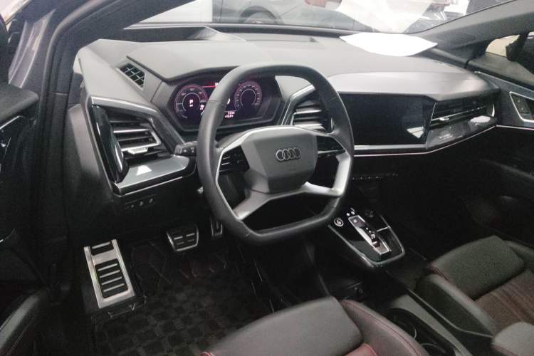 Used Audi Q5 e-tron 2023 40 e-tron Starry Edition Mecha Kit
