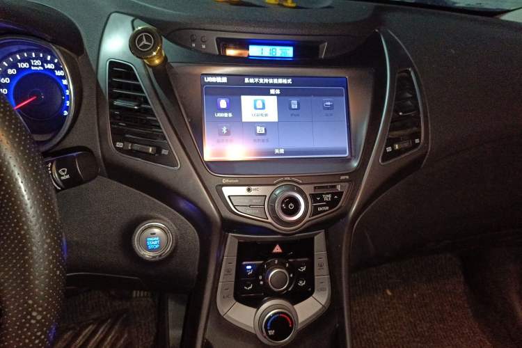 Used Hyundai Elantra (5th Generation / Langdong) 2015 1.6L Automatic Leading Model Audio And AC Panel