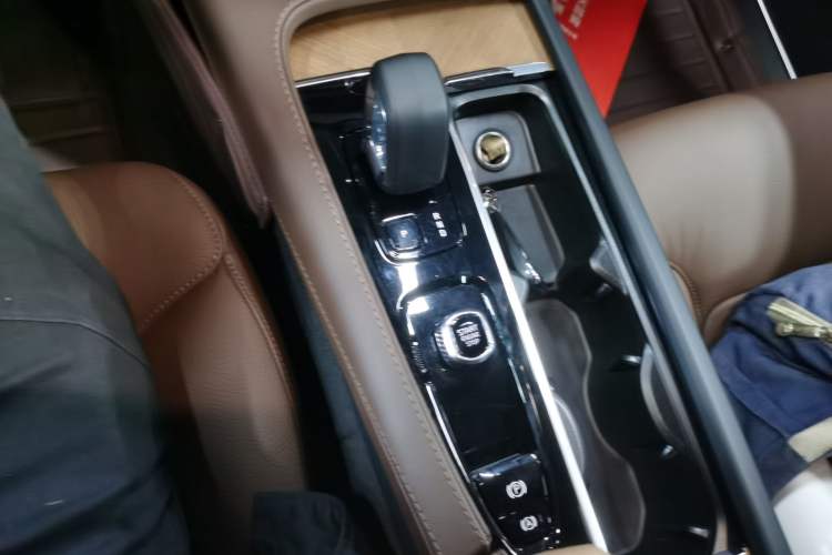 Used Volvo XC90 2023 B6 Zhiyi Luxury Edition 7-Seater
