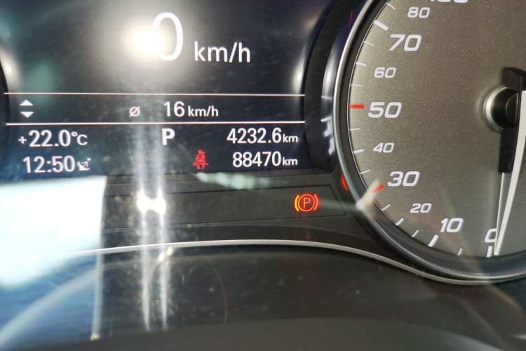 Used Audi S6 2018 S6 4.0TFSI Odometer Close Up