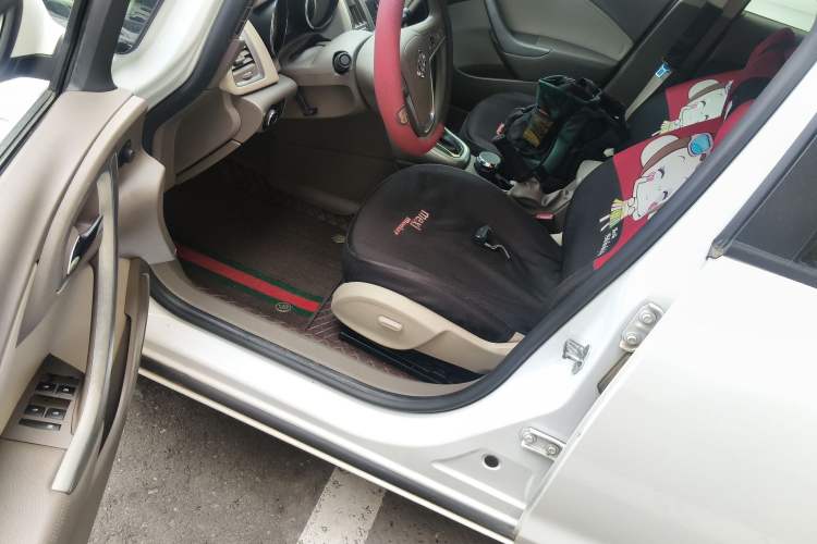 Used Buick GT 2013 GT 1.6L Automatic Fashion Edition Driver Seat