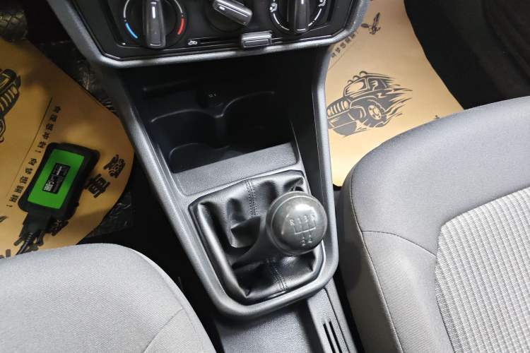 Used Volkswagen Santana 2016 1.6L Manual Fashion Edition
