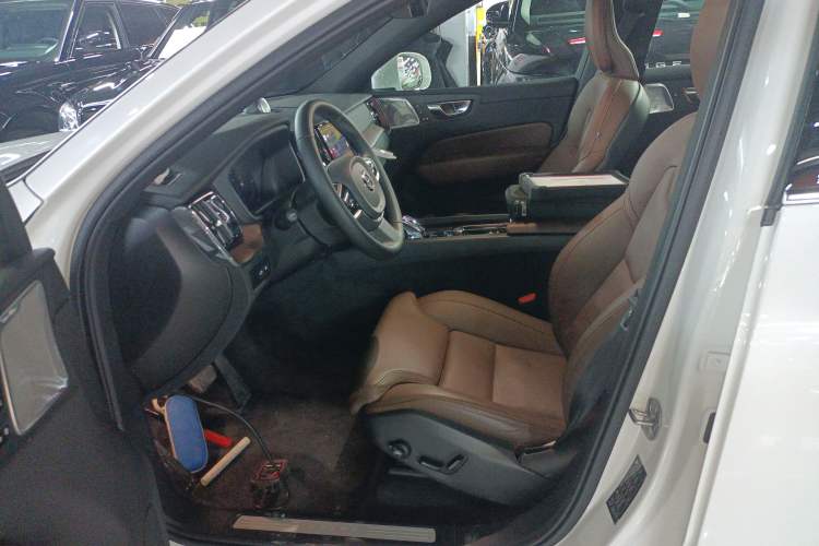 Used Volvo XC60 New Energy 2025 Plug-in Hybrid Long-Range All-Wheel Drive Smart Luxury Edition