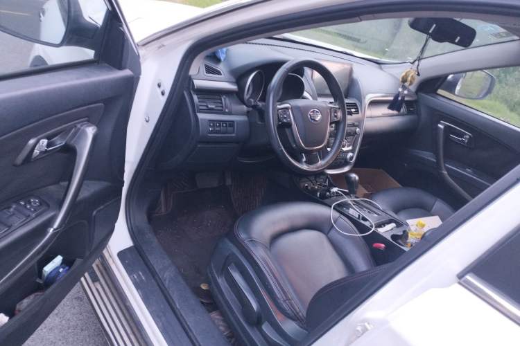 Used Bestune X80 2016 2.0L automatic Comfort trim level