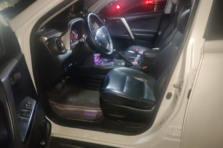 Used Toyota RAV4 2018 2.5L Automatic 4x4 Elite i Edition Driver Seat