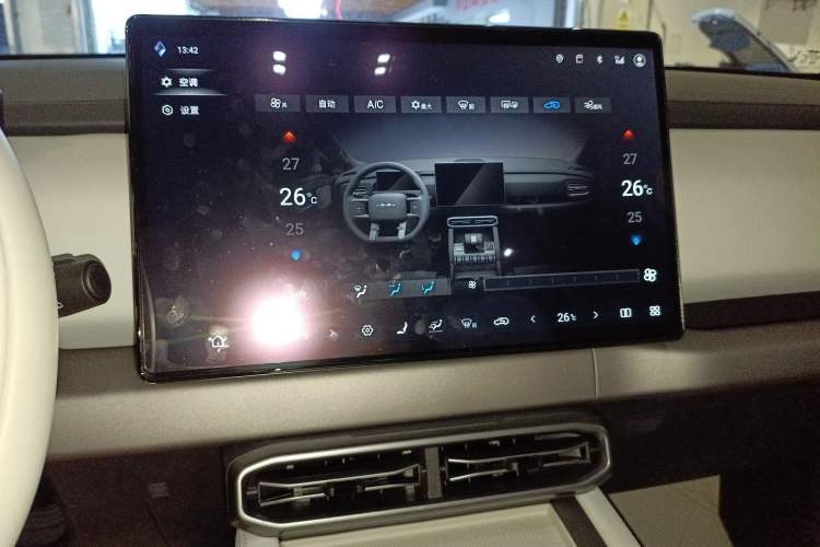 Used Formula Leopard Titanium 3 2025 501 km Range Rear-Wheel Drive Intelligent Driving Max Edition