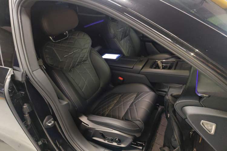 Used Lynk & Co 10 EM-P 2025 Model 120 Four-Wheel Drive Ultra Right Front Seat