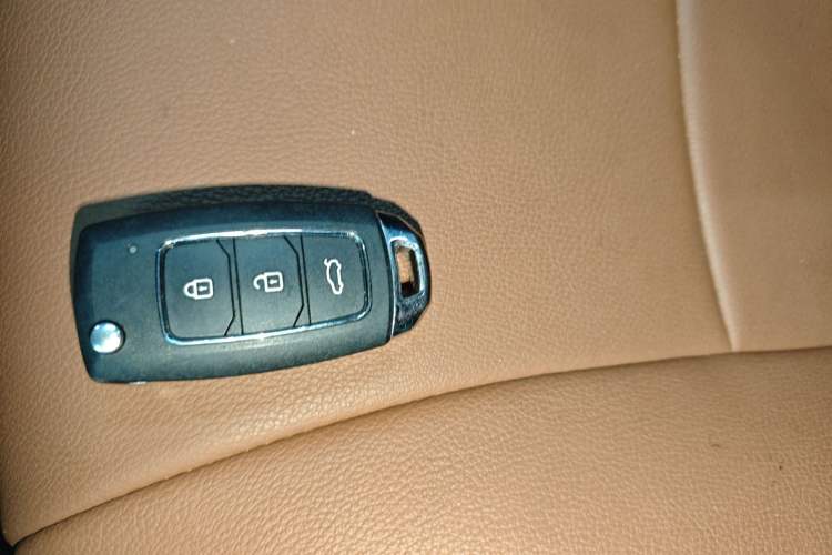 Used Hyundai Verna Ray 2016 1.4L Automatic Leading-Edge GLX