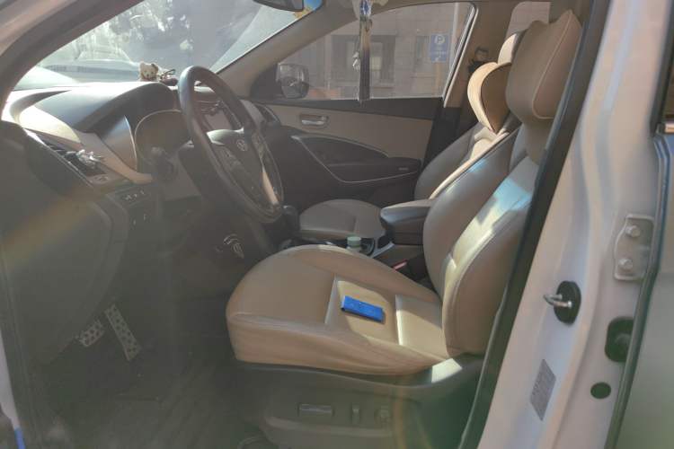 Used Hyundai Santa Fe 2013 2.4L Automatic 4x4 Prestige Edition