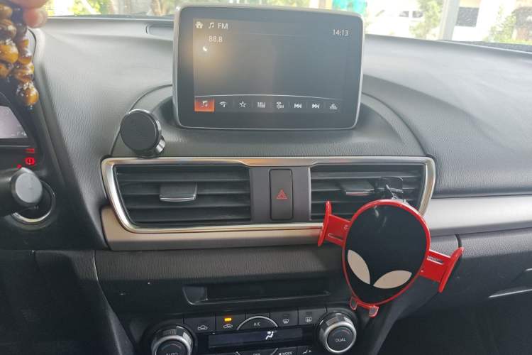 Used Mazda 3 Axela 2014 Sedan 2.0L Automatic Sport Model