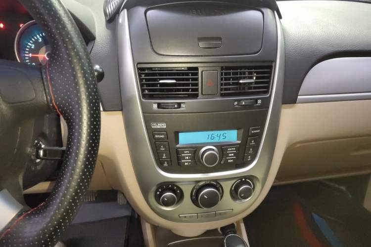 Used Buick Excelle 2013 1.5L Automatic Classic Model Audio And AC Panel