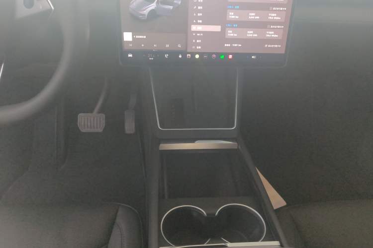 Used Tesla Model Y 2025 Rear-Wheel-Drive Version
