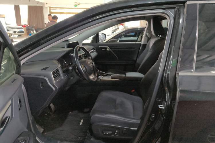 Used Lexus RX 2020 Revised Version 300 Two-Wheel Drive Elite Edition Left Front Seat