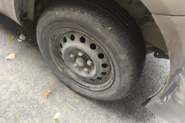 Used FORTHING Lingzhi 2018 M3 1.5L 7-Seater Standard Model Right Front Wheel Hub