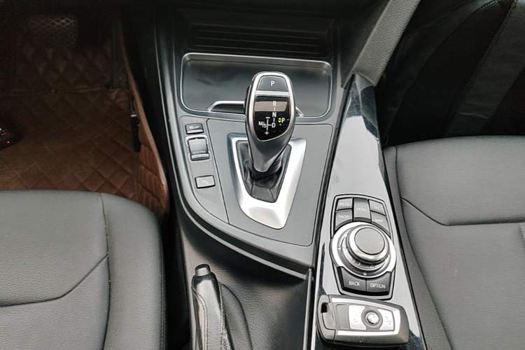 Used BMW 3 Series 2017 320Li M Sport Edition Gear Lever