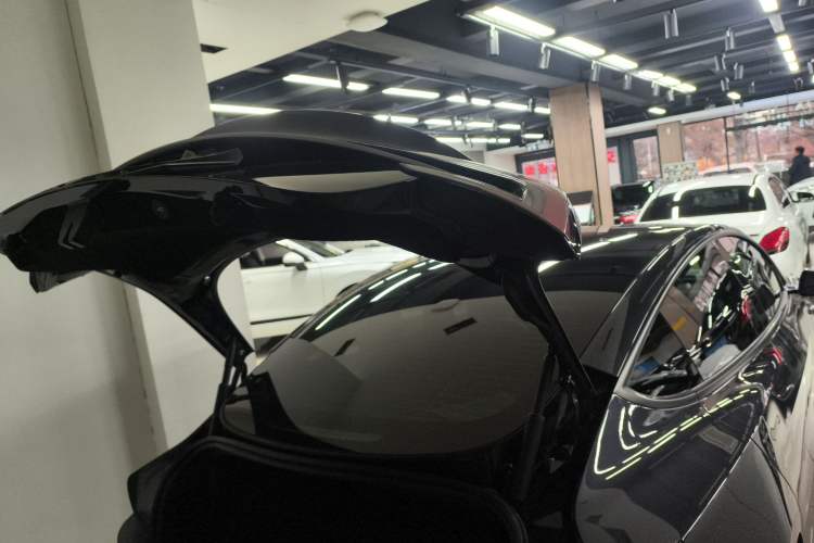 Used Tesla Model 3 2025 Model Revised Long-Range Rear-Wheel-Drive Version Trunk