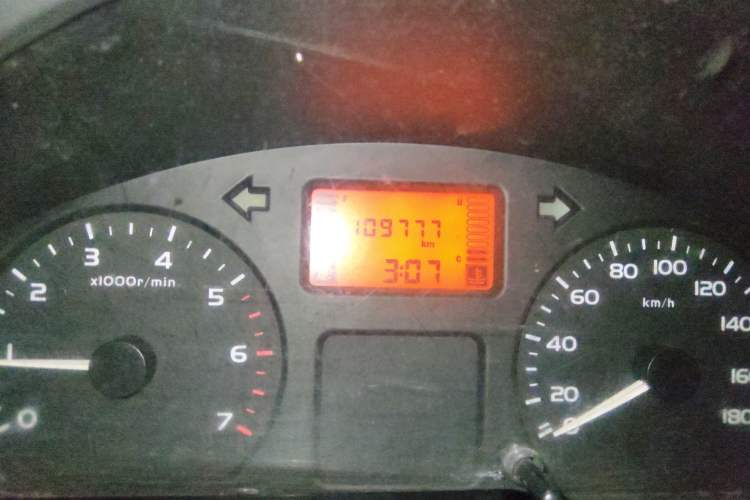 Used Wuling Rongguang 2011 1.2L Base Version Odometer Close Up