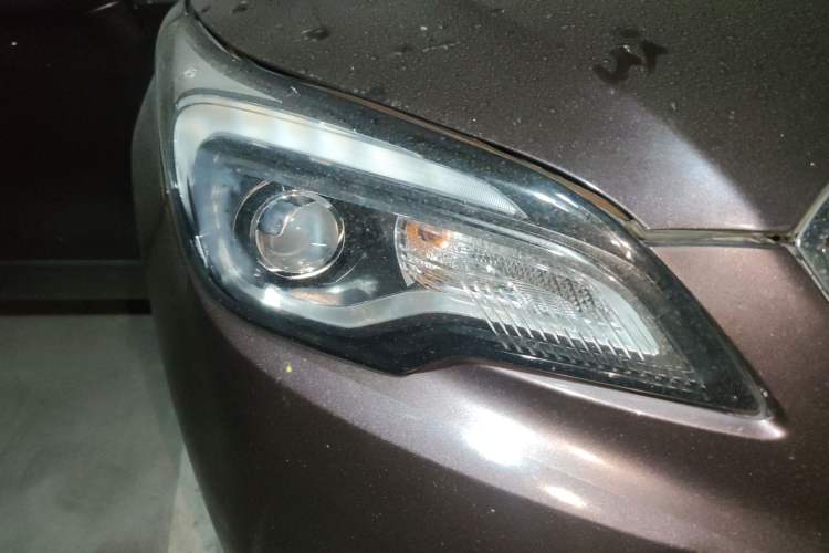 Used Buick Envision 2018 20T Two-Wheel-Drive Elite Model Right Front Headlight