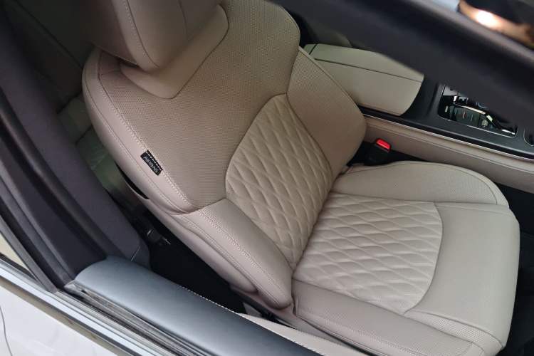 Used BYD Han 2025 DM-i Intelligent Driving Edition 125KM LiDAR Flagship Model
