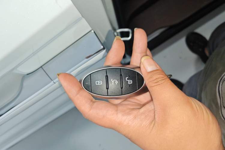 Used Bestune M9 2023 2.0T Prestige Edition
