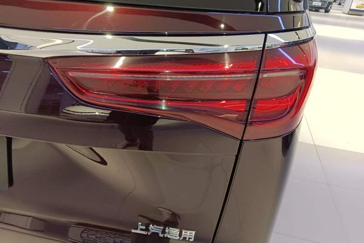 Used Buick GL8 2022 Avenir Aivia Six-Seat Deluxe Edition Right Rear Taillight